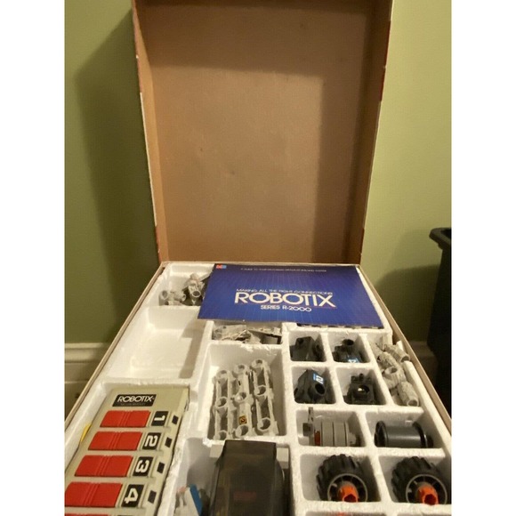 Vintage 1985, Robotix Series R-2000 by Milton Bradley - Picture 4 of 12